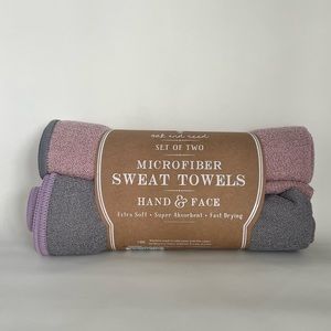 NWT oak and reed microfiber sweat towels
